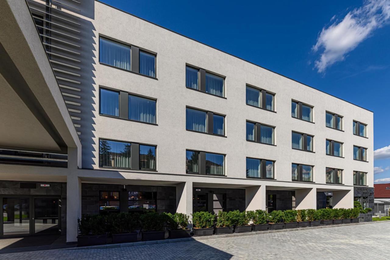 B The Hotel Sfântu-Gheorghe Exterior foto